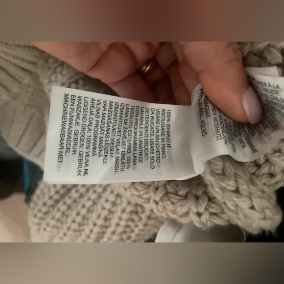 Women's Beige Knit Cardigan Sweater - Picture 3 of 4